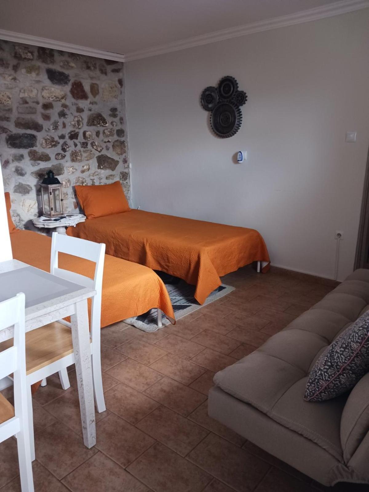 Ferienwohnung Stone Clock'S House Nafpaktos Exterior foto