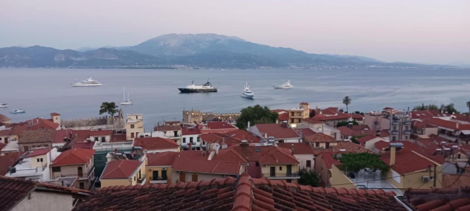 Ferienwohnung Stone Clock'S House Nafpaktos Exterior foto